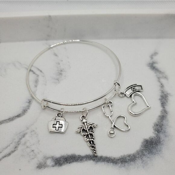 I love Nursing/Nurse Appreciation Charm Bracelet - Picture 2 of 9